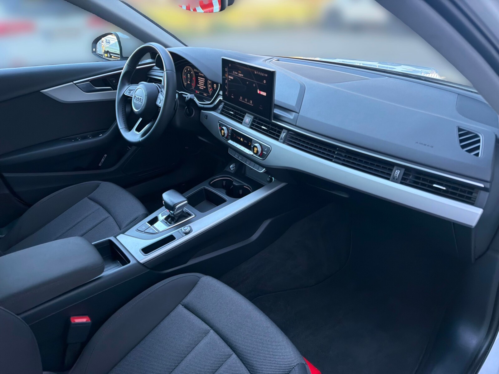 Audi A4 Limousine - zdjęcie 18