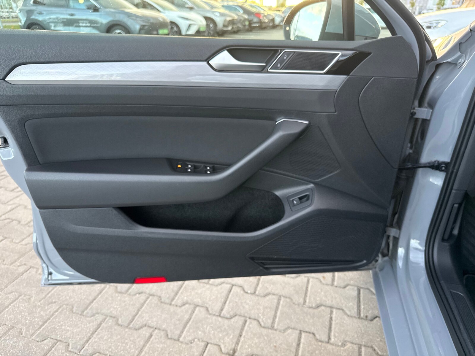 Volkswagen Passat Variant - zdjęcie 10