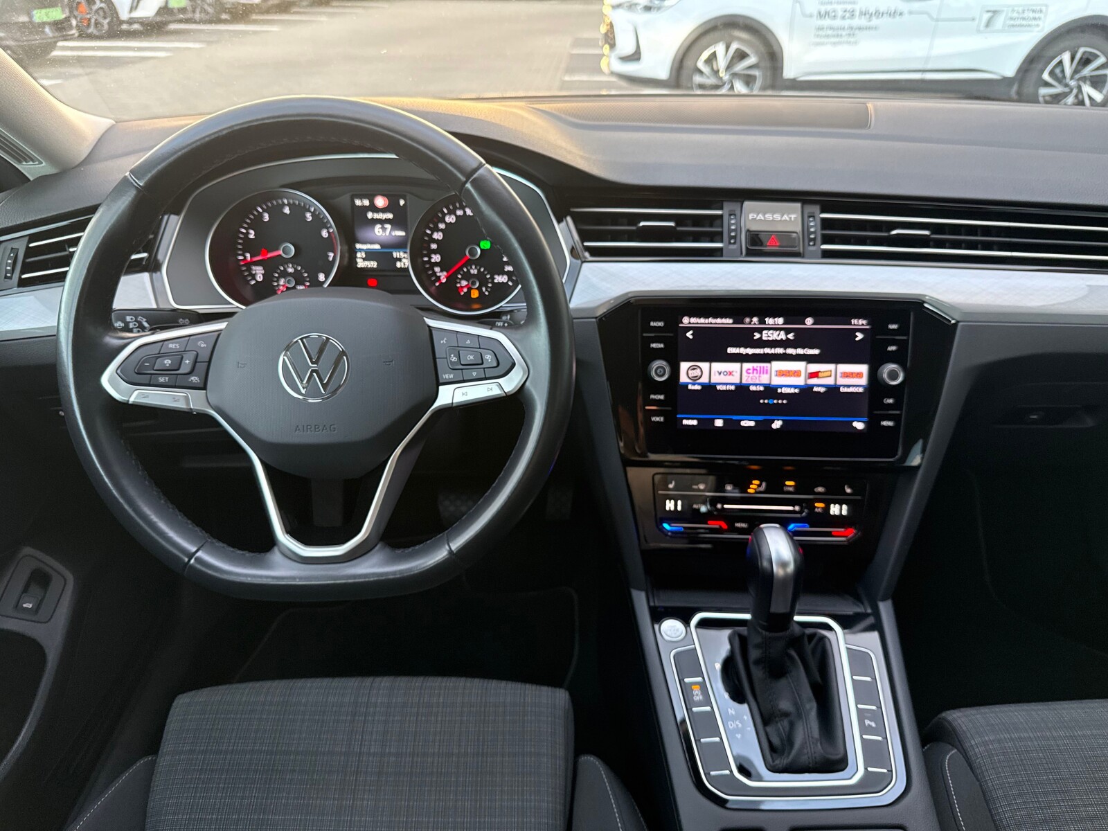 Volkswagen Passat Variant - zdjęcie 13