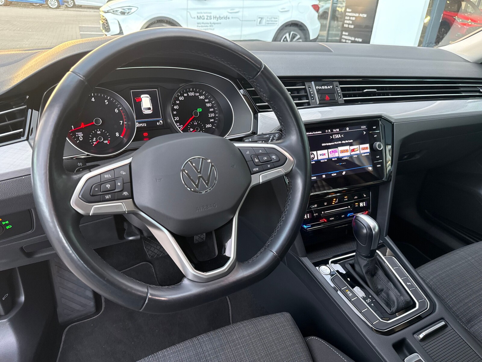 Volkswagen Passat Variant - zdjęcie 9