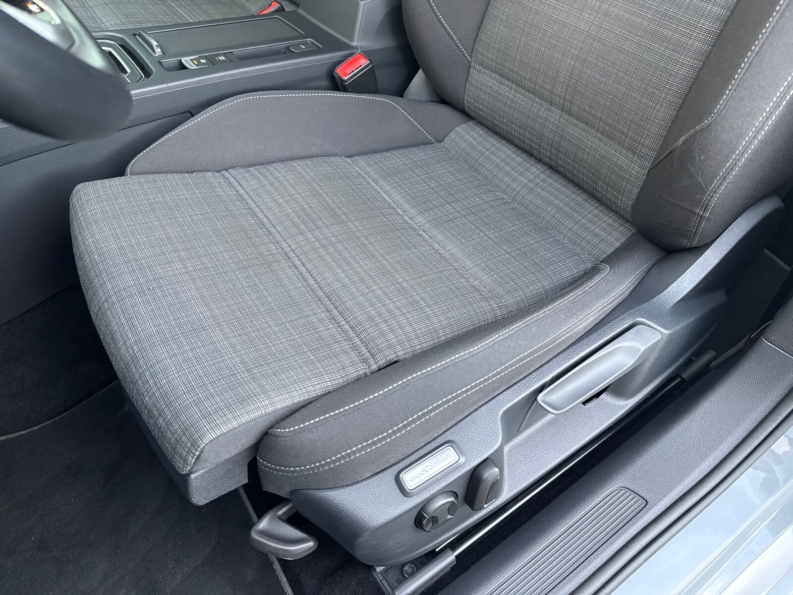 Volkswagen Passat Variant - zdjęcie 12