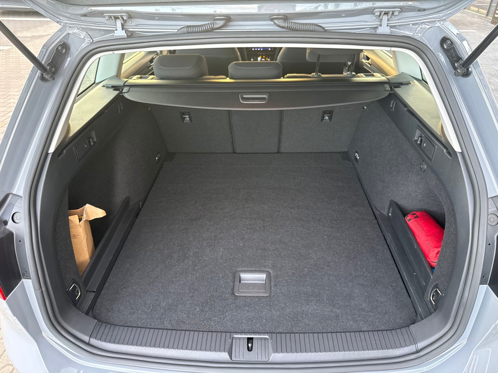 Volkswagen Passat Variant - zdjęcie 17