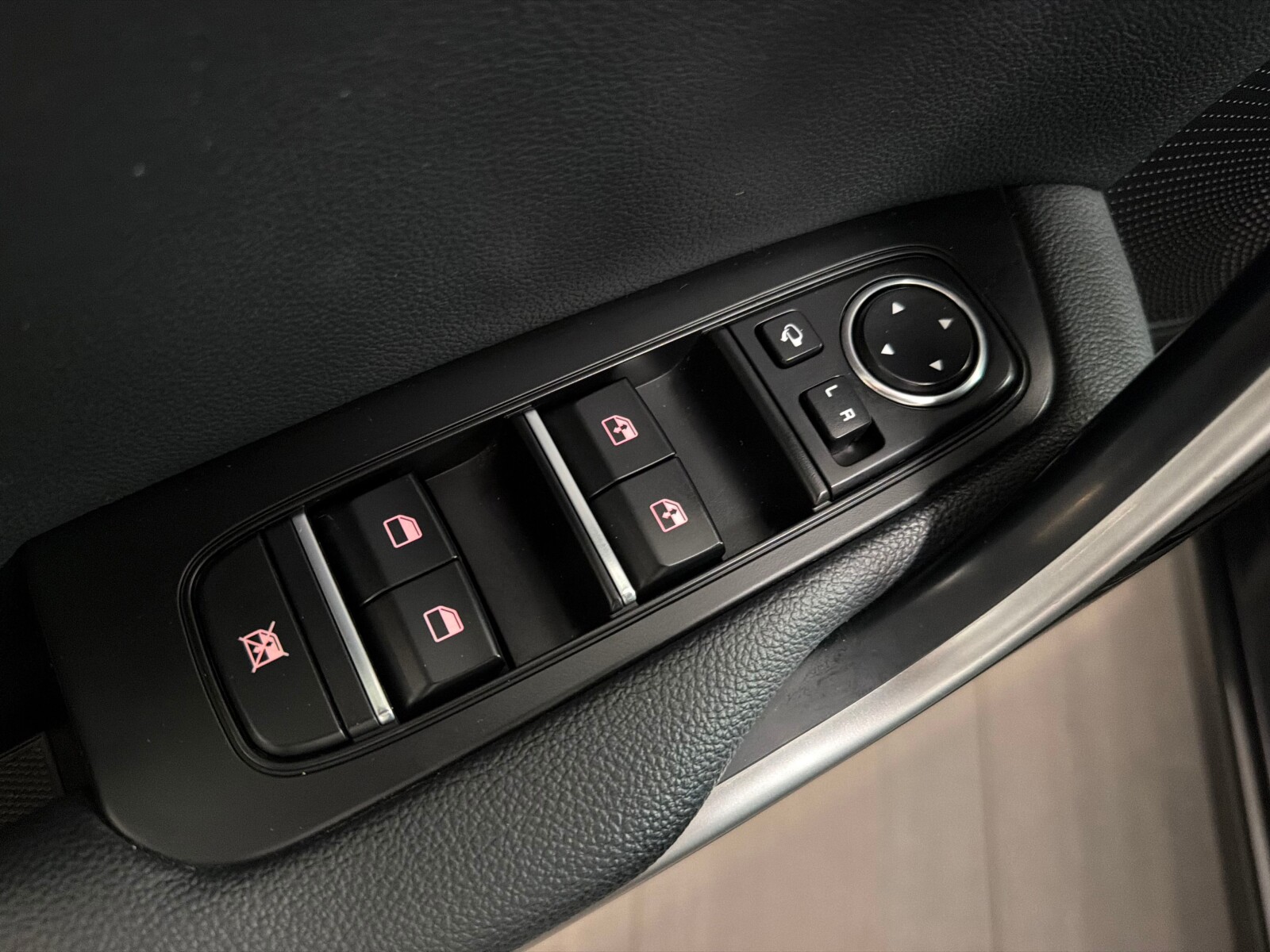 Kia Ceed - zdjęcie 11