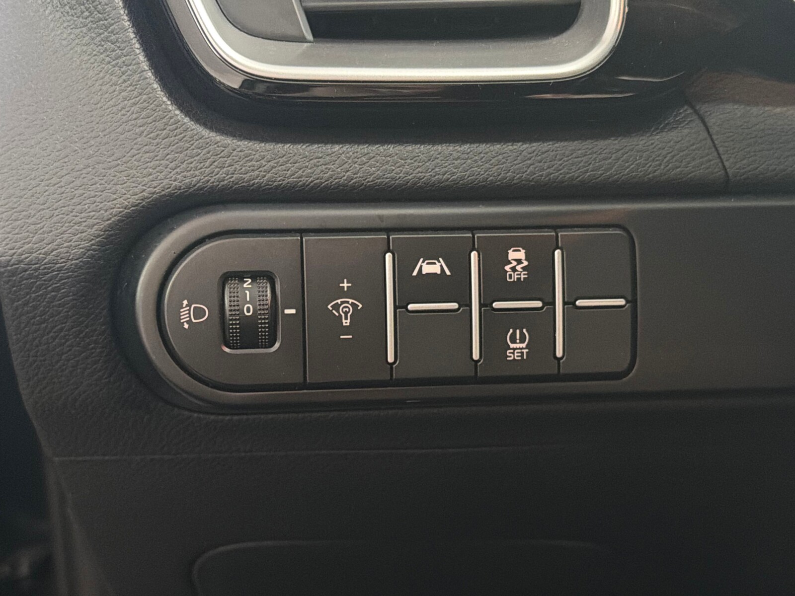 Kia Ceed - zdjęcie 20