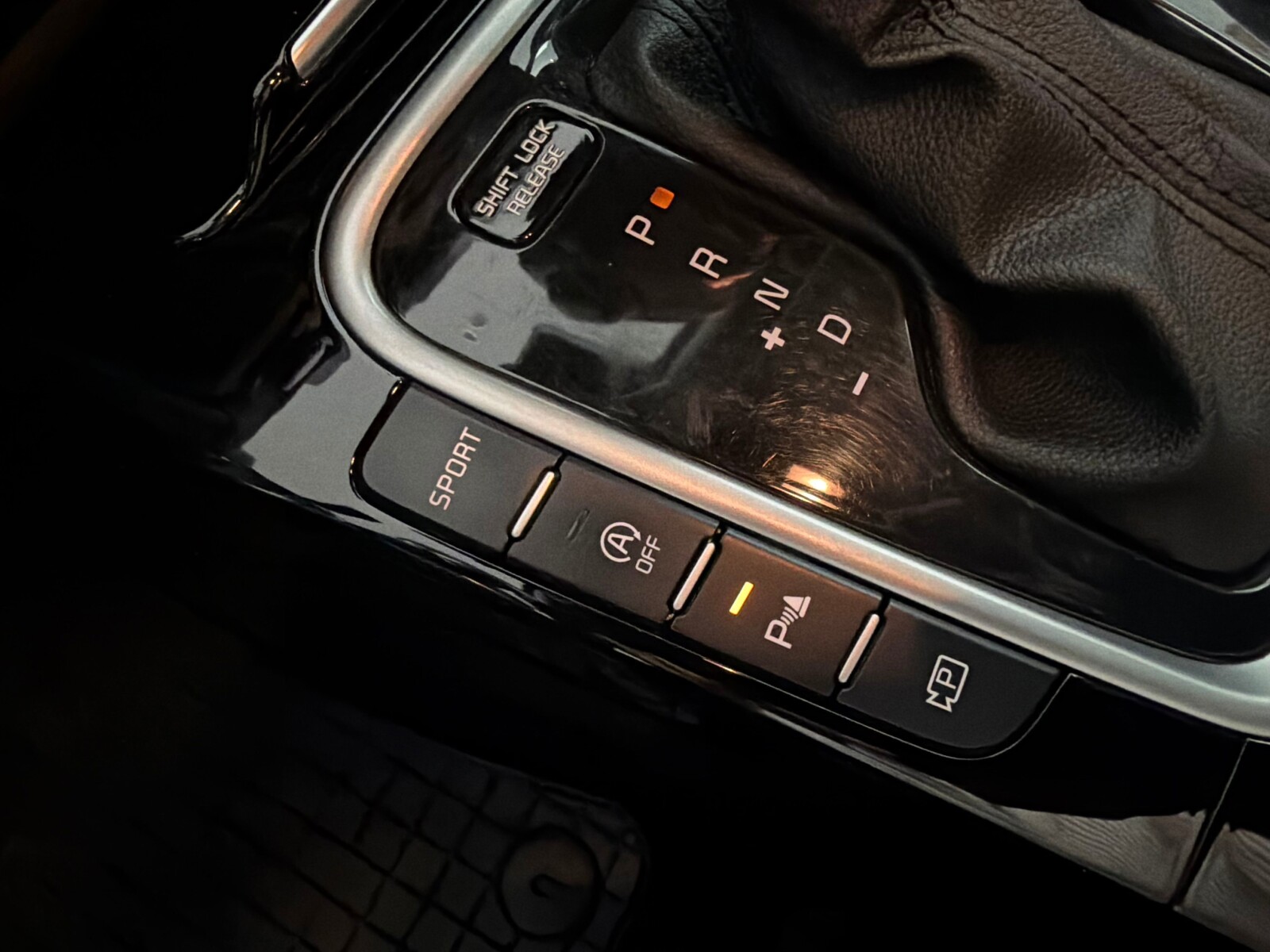 Kia Ceed - zdjęcie 24