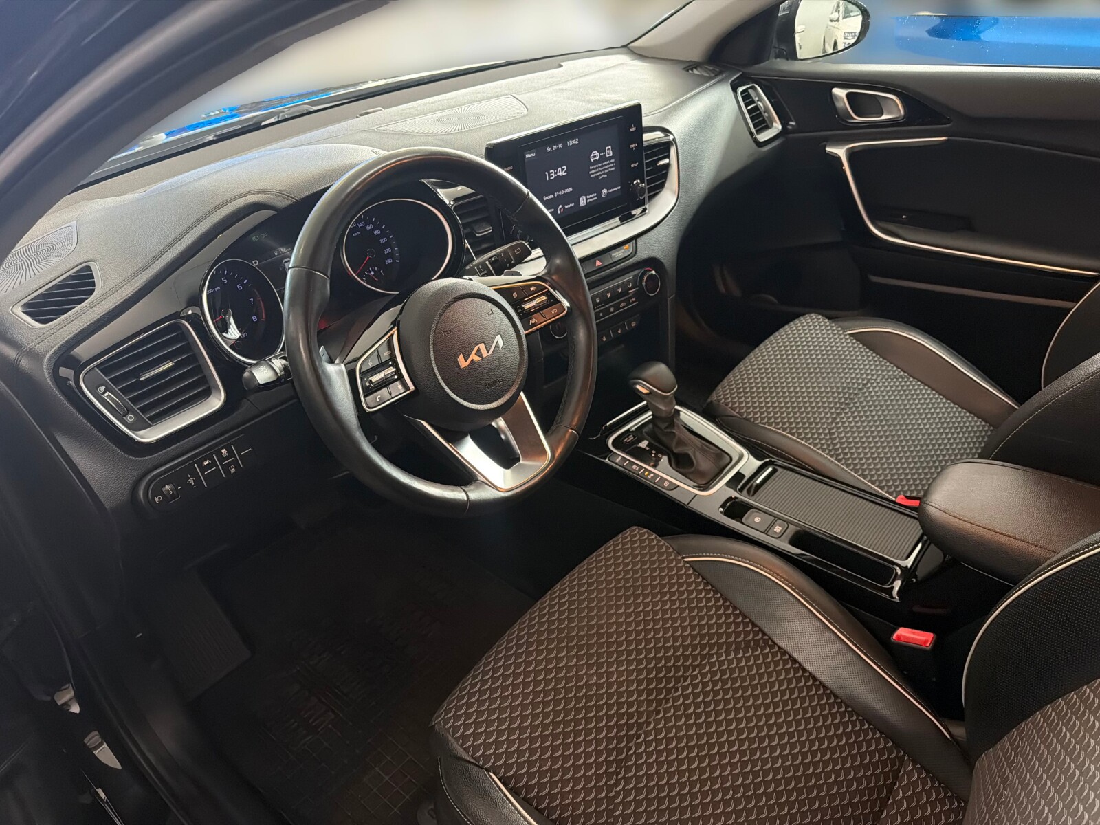 Kia Ceed - zdjęcie 9
