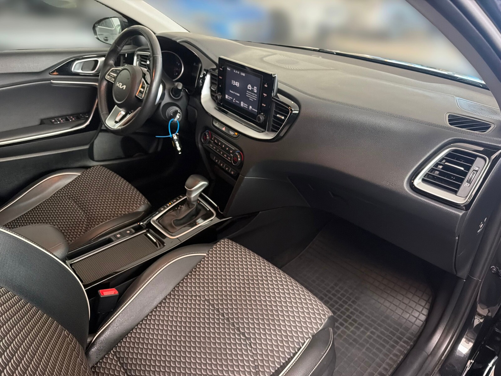 Kia Ceed - zdjęcie 16