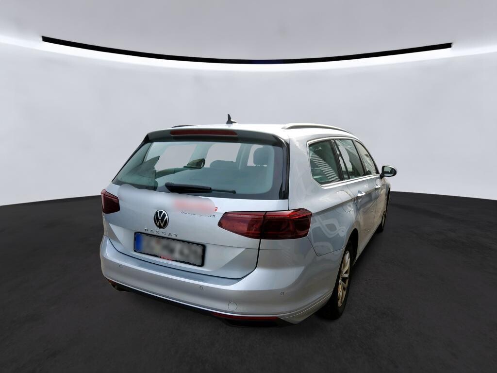 Volkswagen Passat Variant - zdjęcie 2