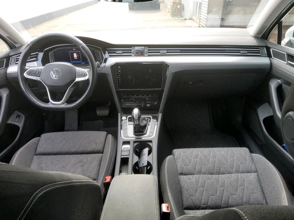 Volkswagen Passat Variant - zdjęcie 4