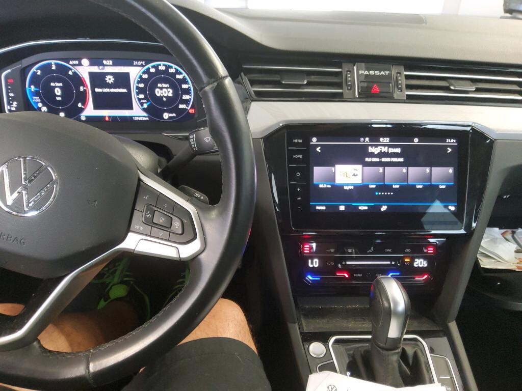 Volkswagen Passat Variant - zdjęcie 7