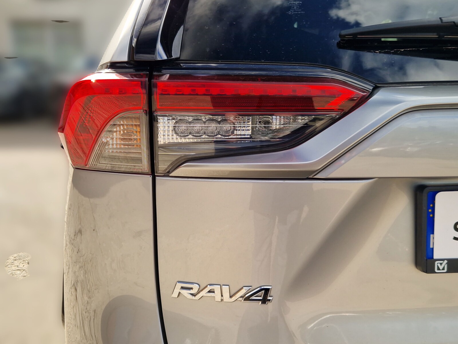 Toyota RAV 4 - zdjęcie 10