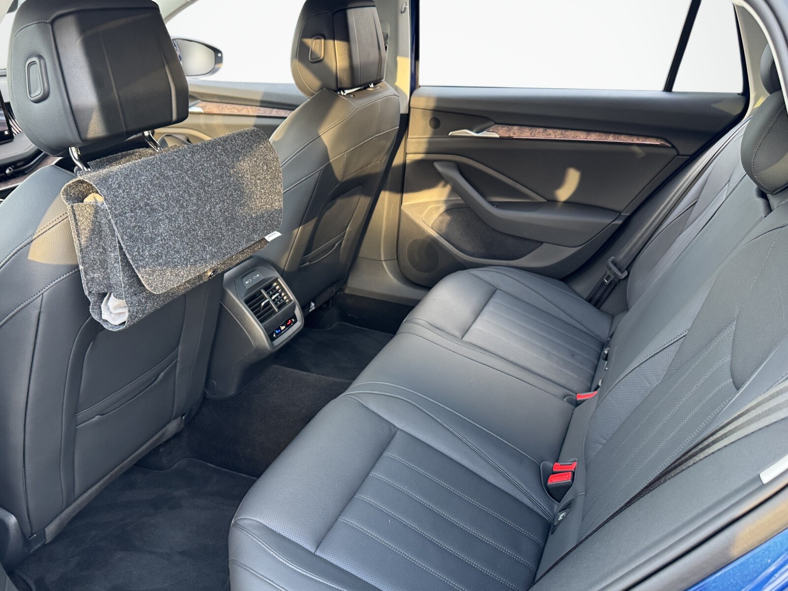 Škoda Superb Combi - zdjęcie 13