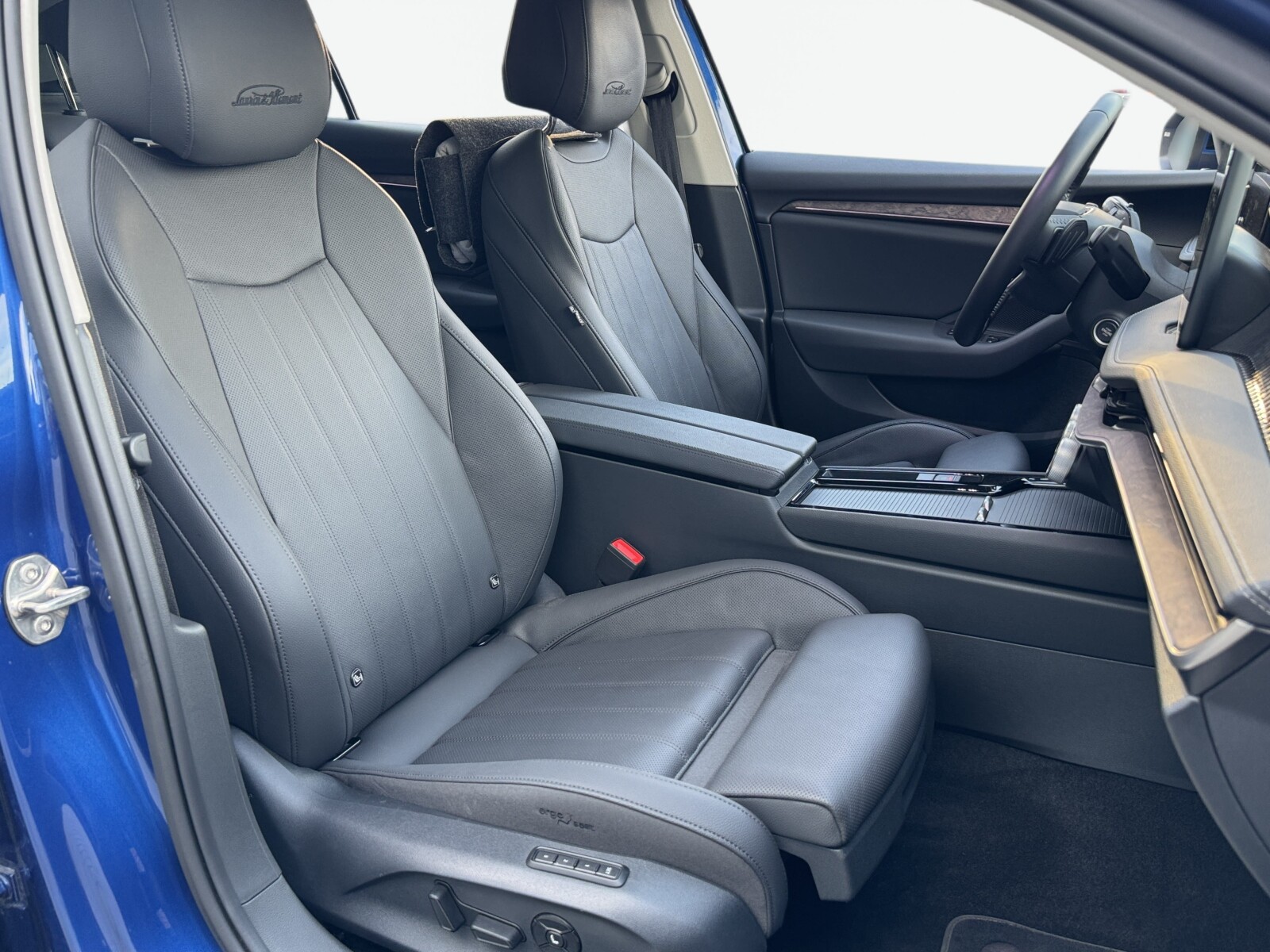 Škoda Superb Combi - zdjęcie 18