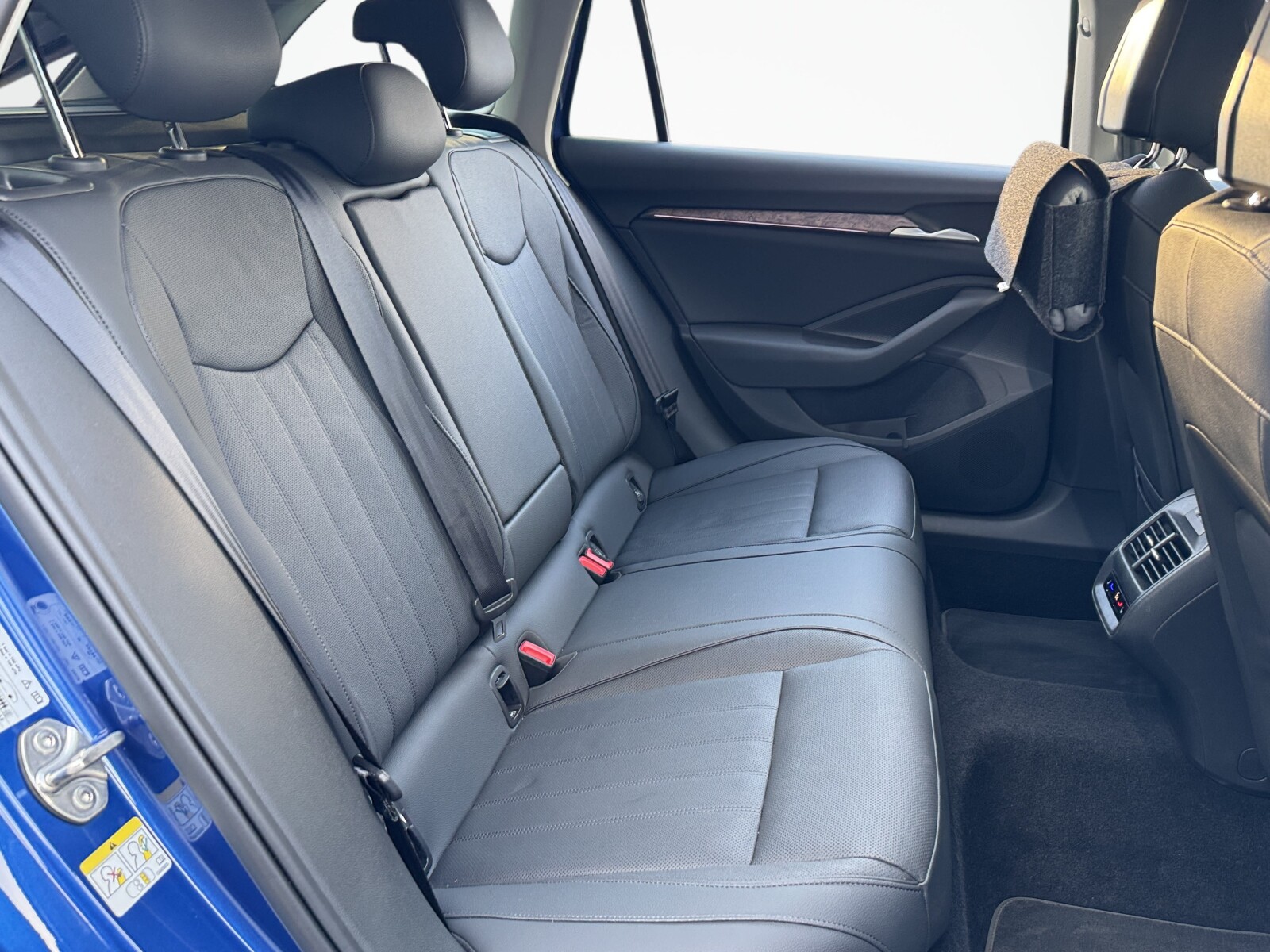 Škoda Superb Combi - zdjęcie 17