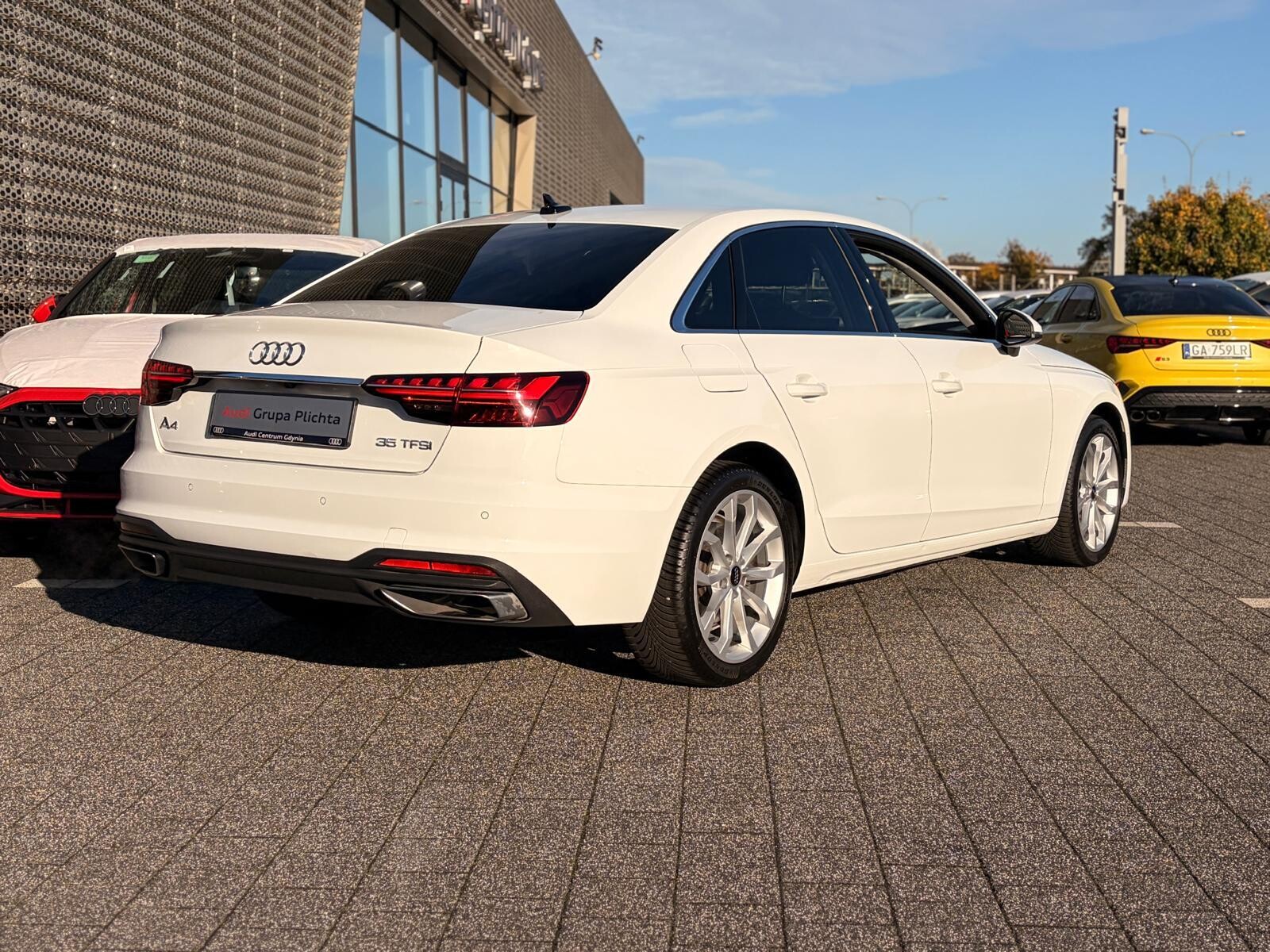 Audi A4 Limousine - zdjęcie 12