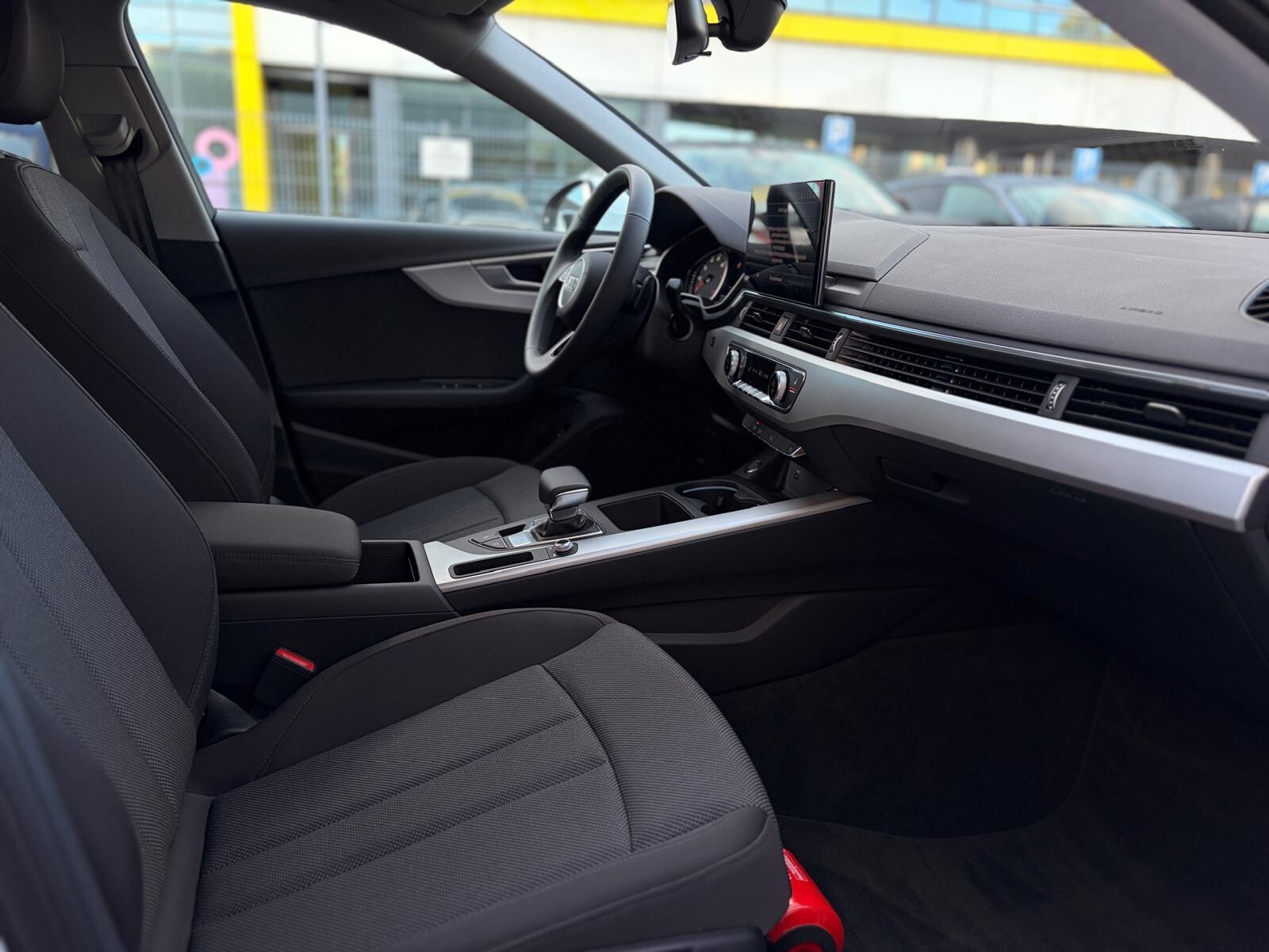 Audi A4 Limousine - zdjęcie 21