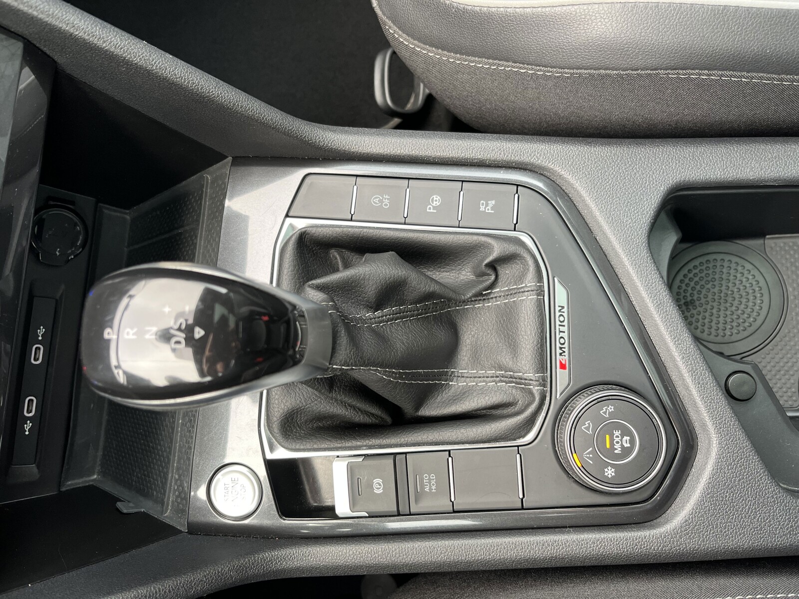 Volkswagen Tiguan Allspace - zdjęcie 25