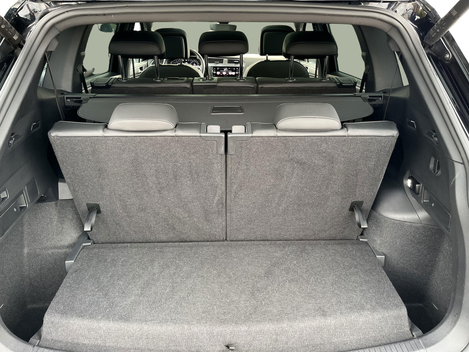 Volkswagen Tiguan Allspace - zdjęcie 16