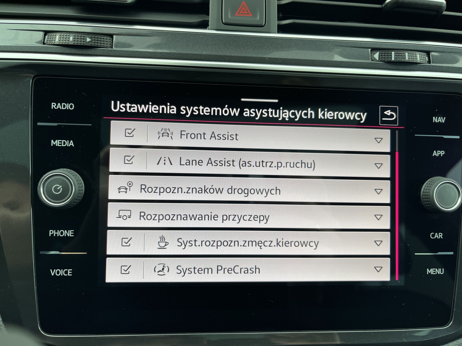 Volkswagen Tiguan Allspace - zdjęcie 34