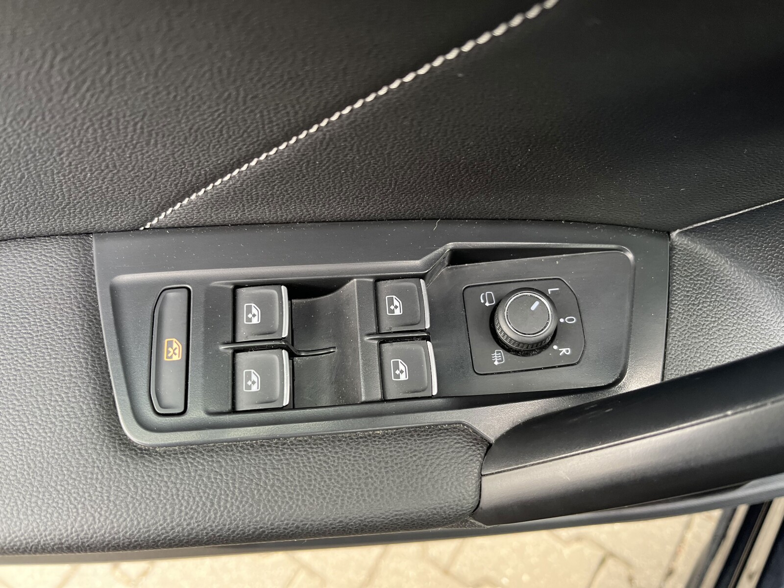Volkswagen Tiguan Allspace - zdjęcie 10