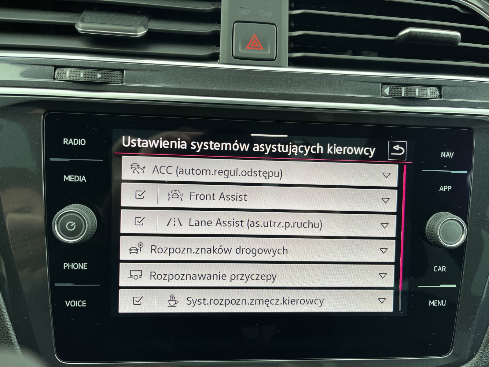 Volkswagen Tiguan Allspace - zdjęcie 33