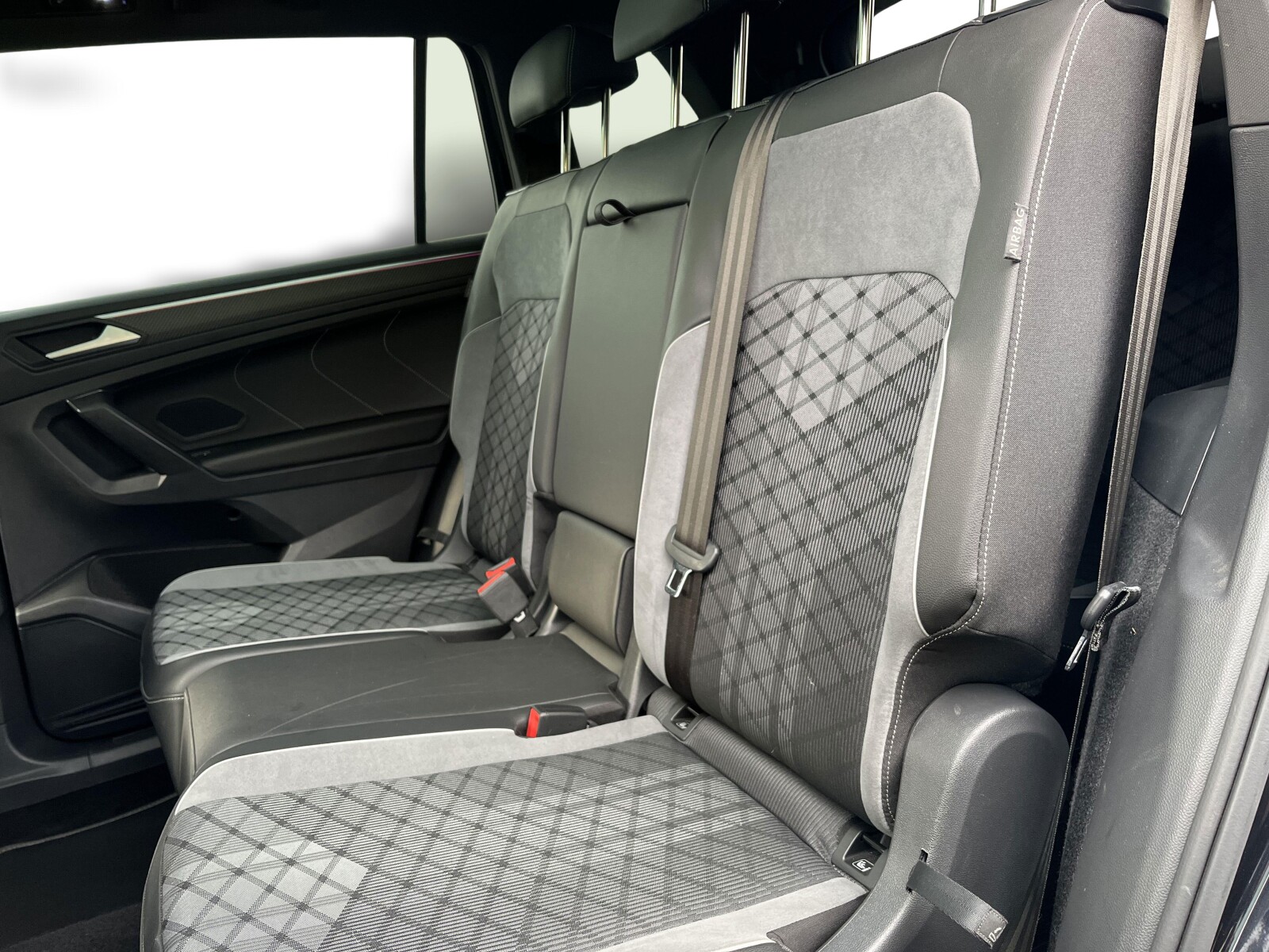 Volkswagen Tiguan Allspace - zdjęcie 13