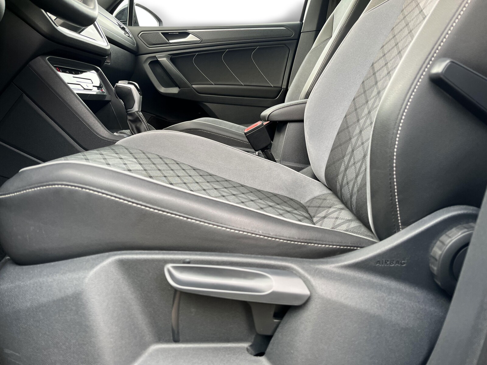Volkswagen Tiguan Allspace - zdjęcie 11
