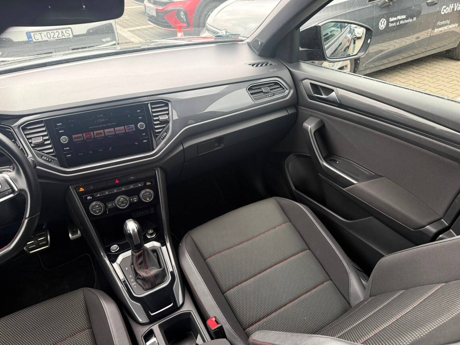 Volkswagen T-Roc - zdjęcie 16
