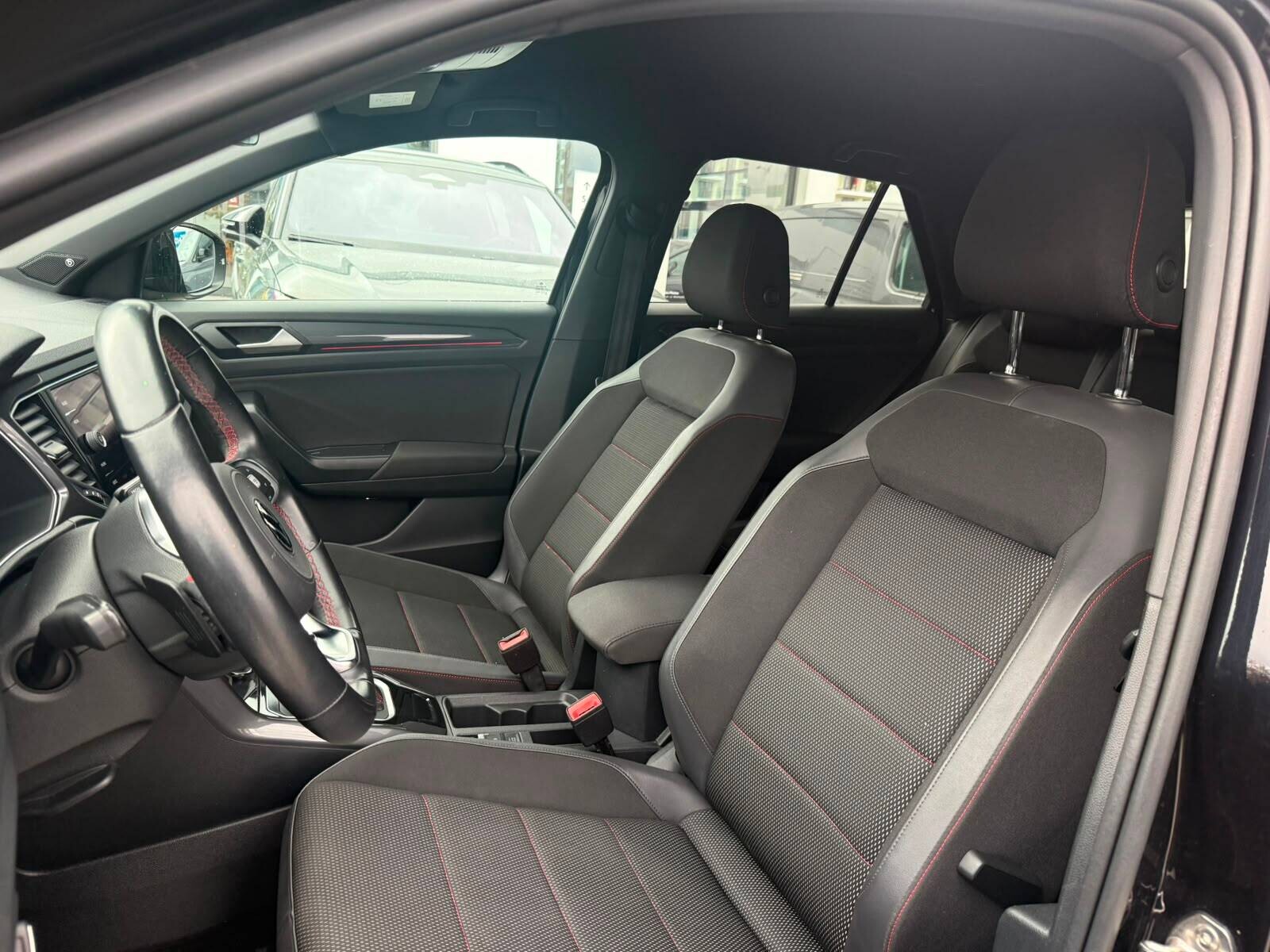 Volkswagen T-Roc - zdjęcie 12