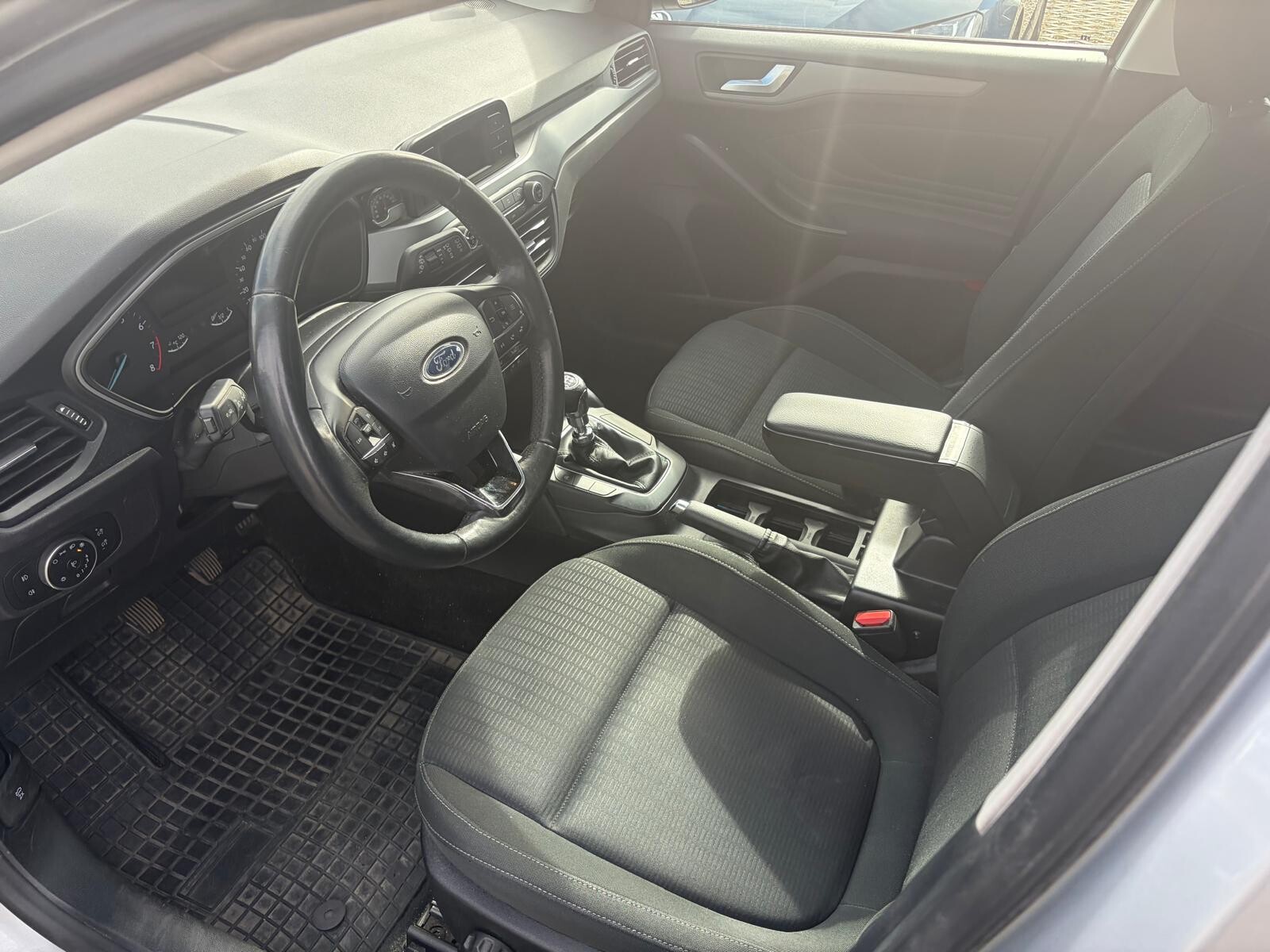 Ford Focus - zdjęcie 3