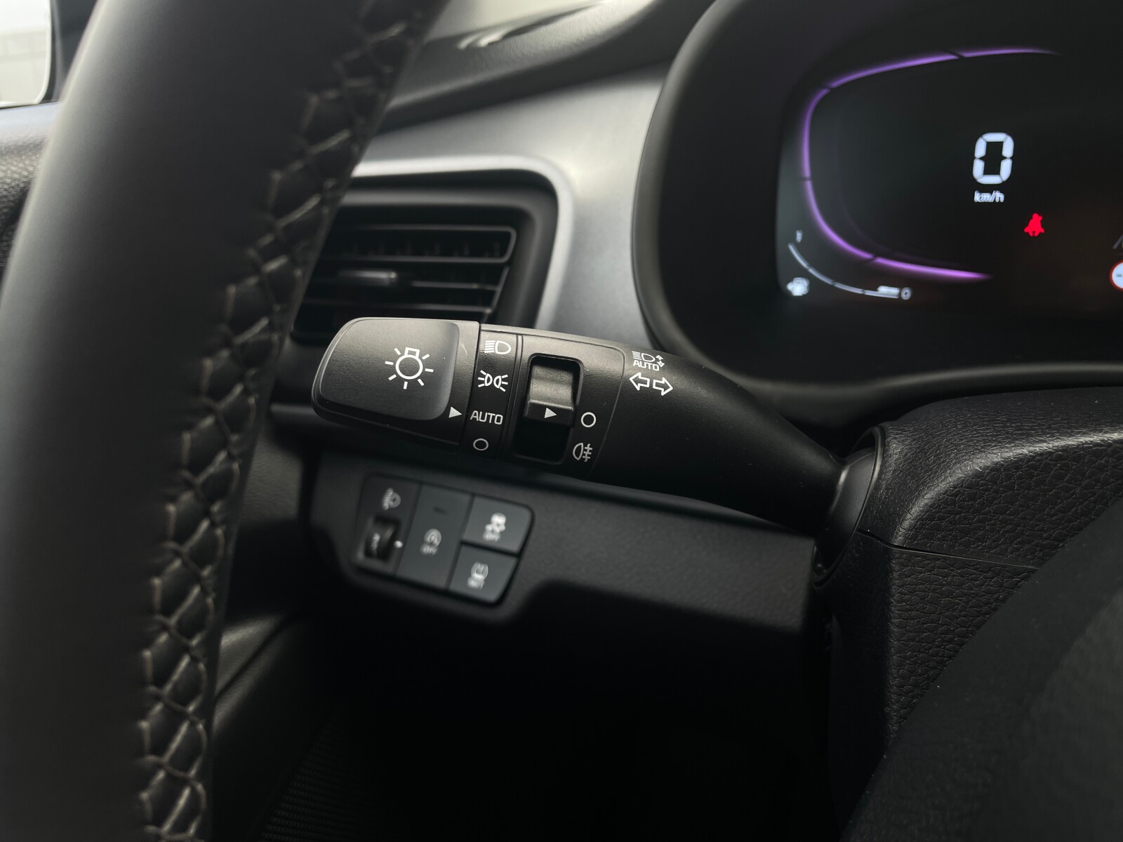 Kia Stonic - zdjęcie 21