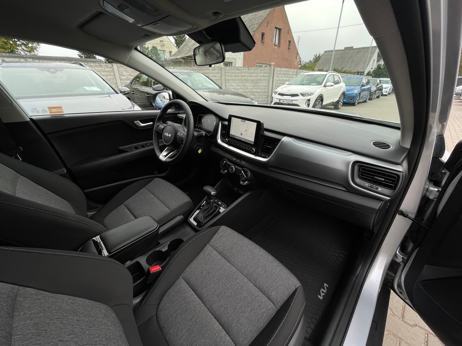 Kia Stonic - zdjęcie 15