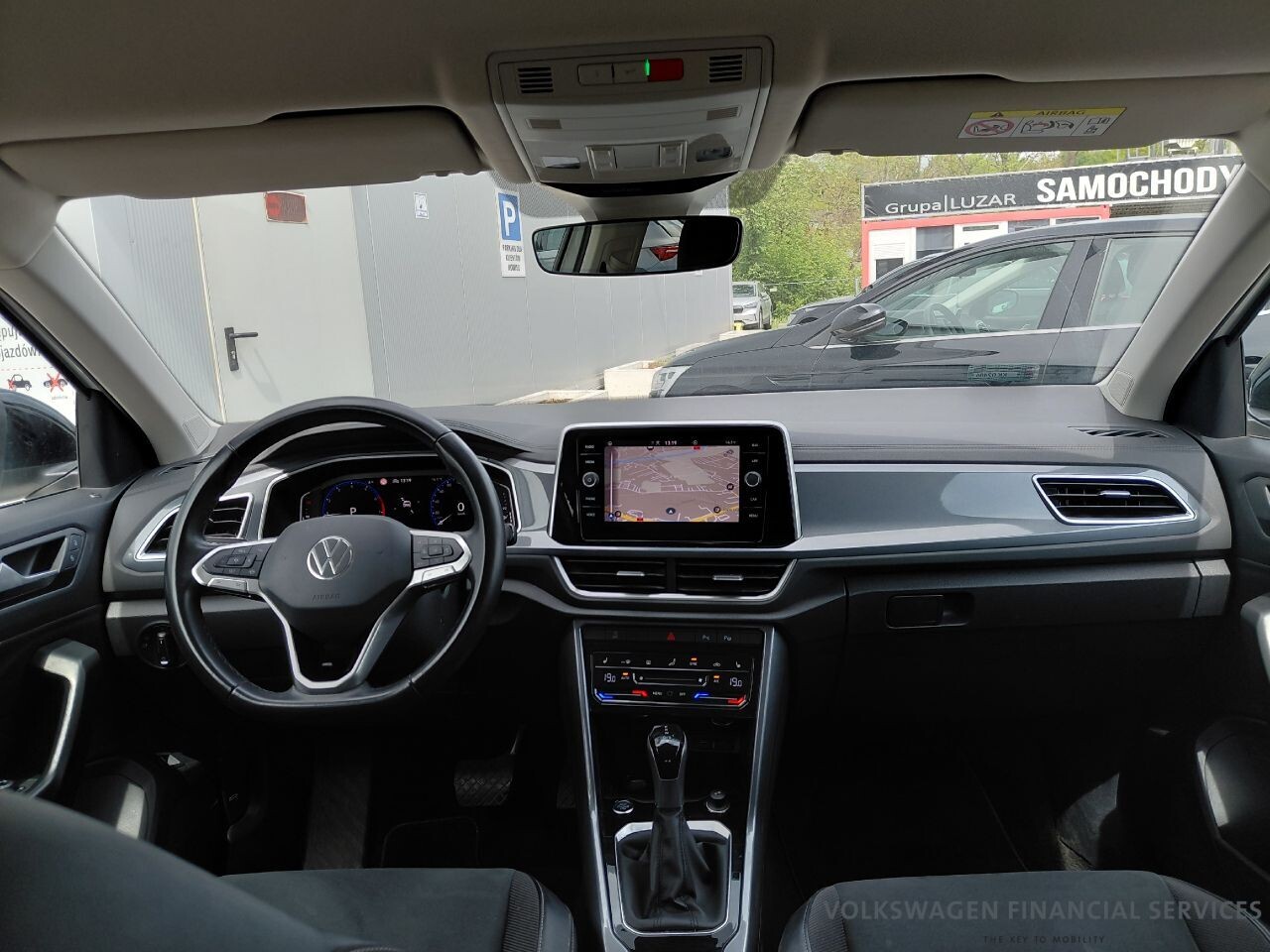 Volkswagen T-Roc - zdjęcie 7