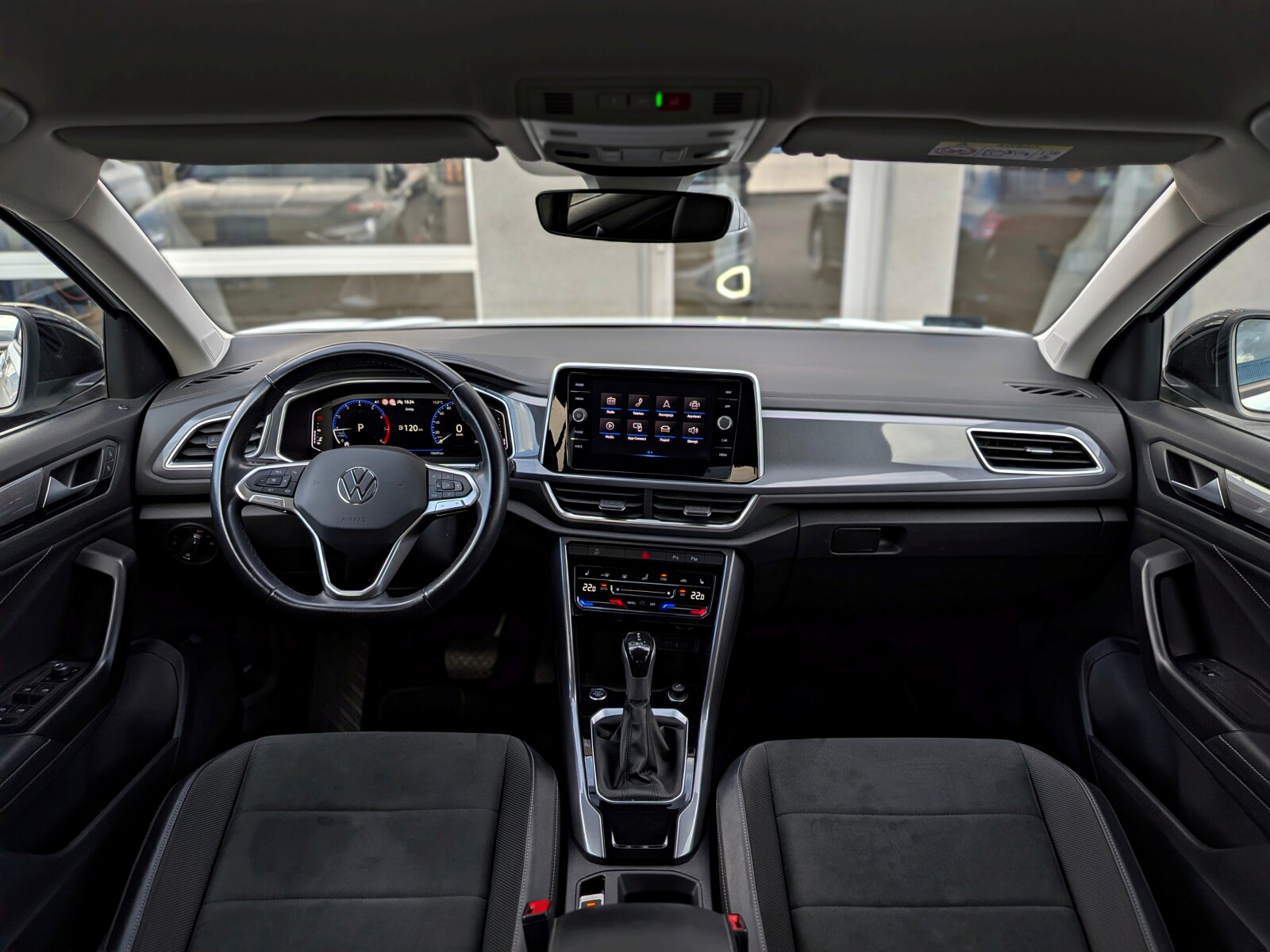 Volkswagen T-Roc - zdjęcie 13