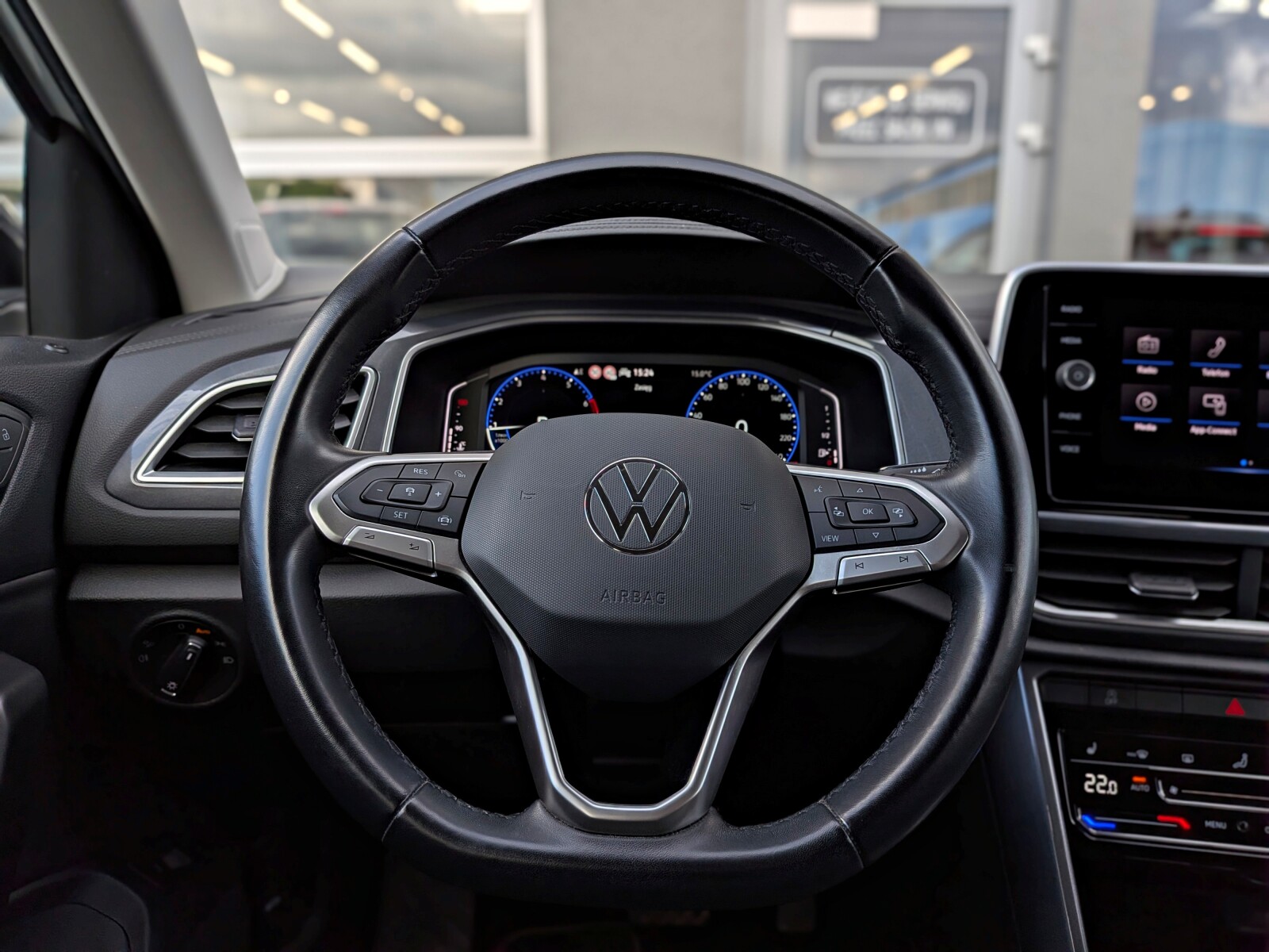 Volkswagen T-Roc - zdjęcie 16