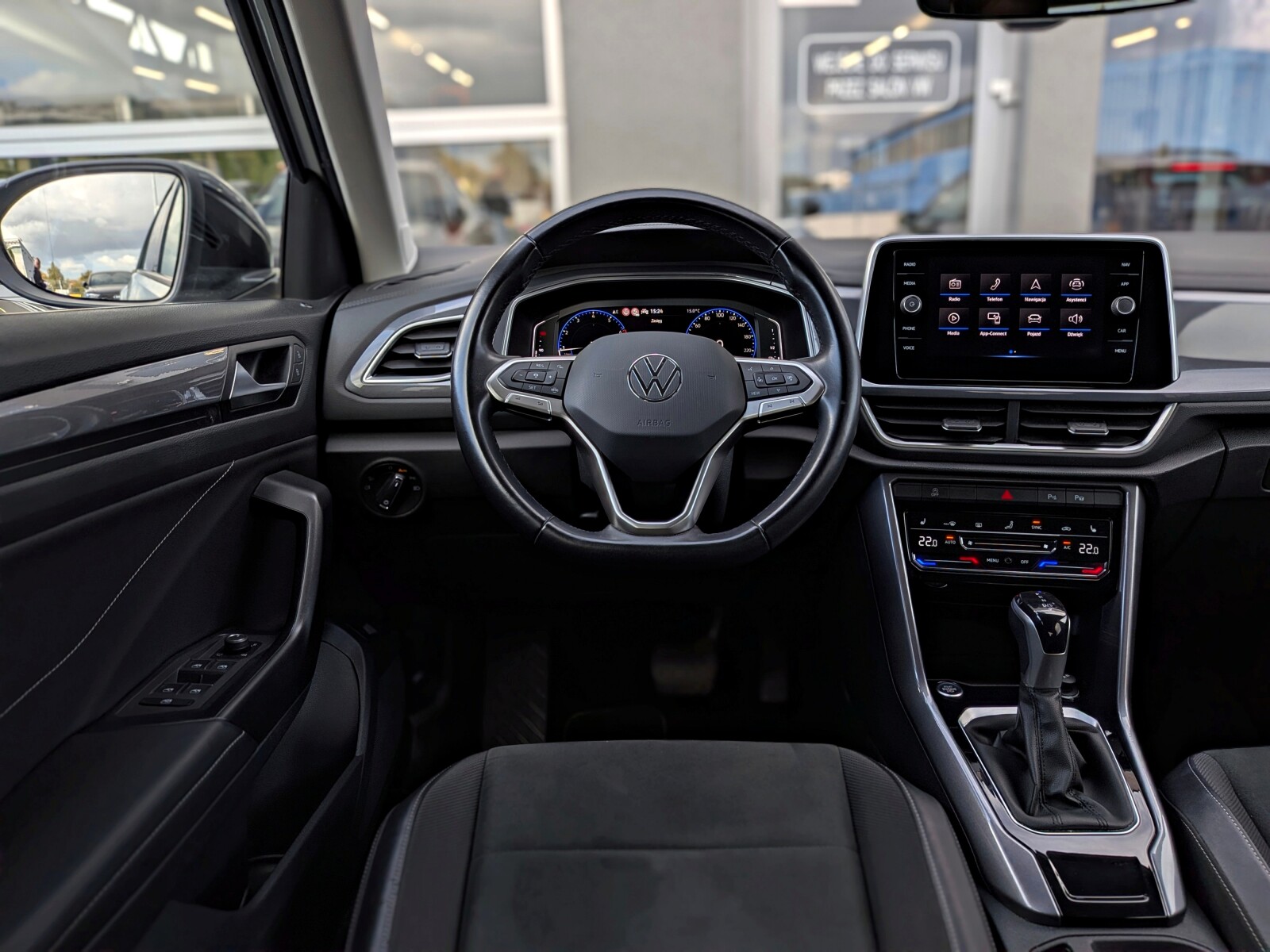 Volkswagen T-Roc - zdjęcie 15