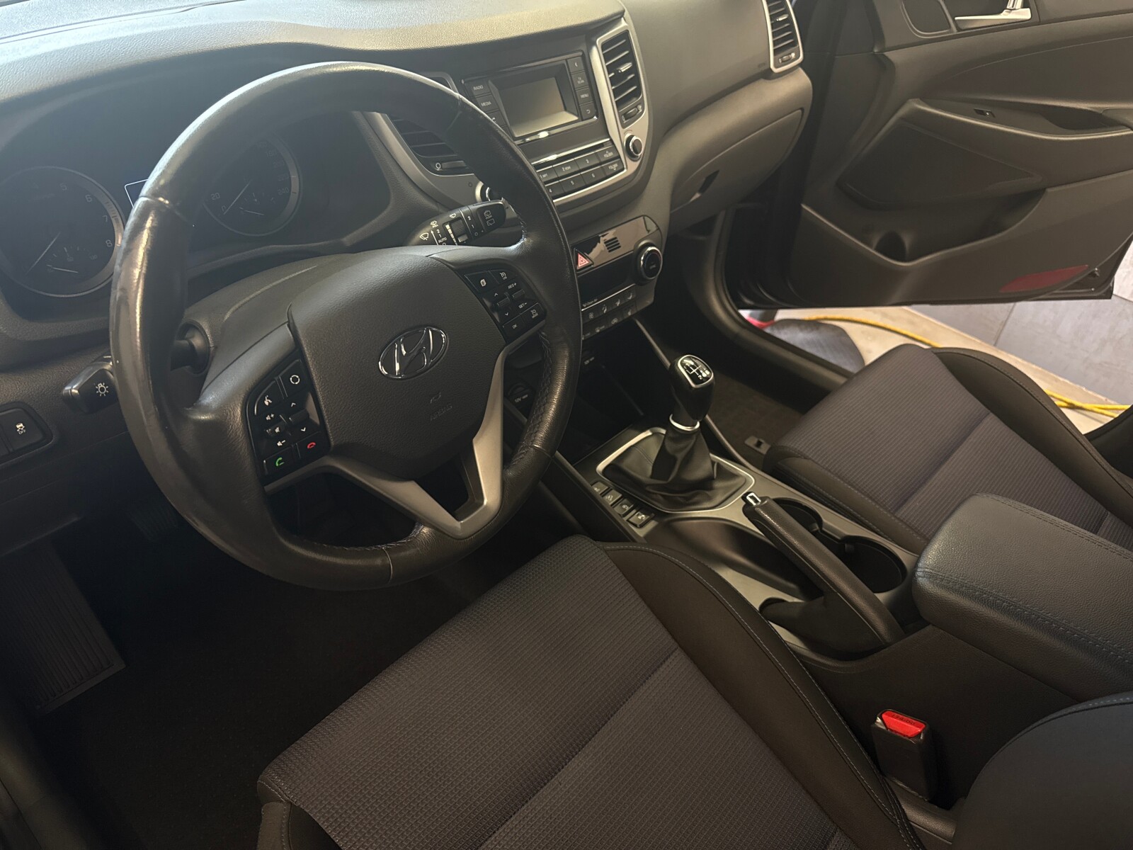 Hyundai Tucson - zdjęcie 3