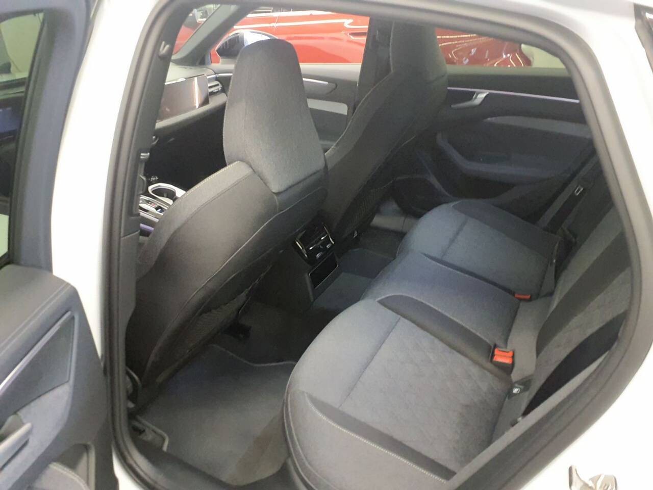Audi A6 Limousine - zdjęcie 10