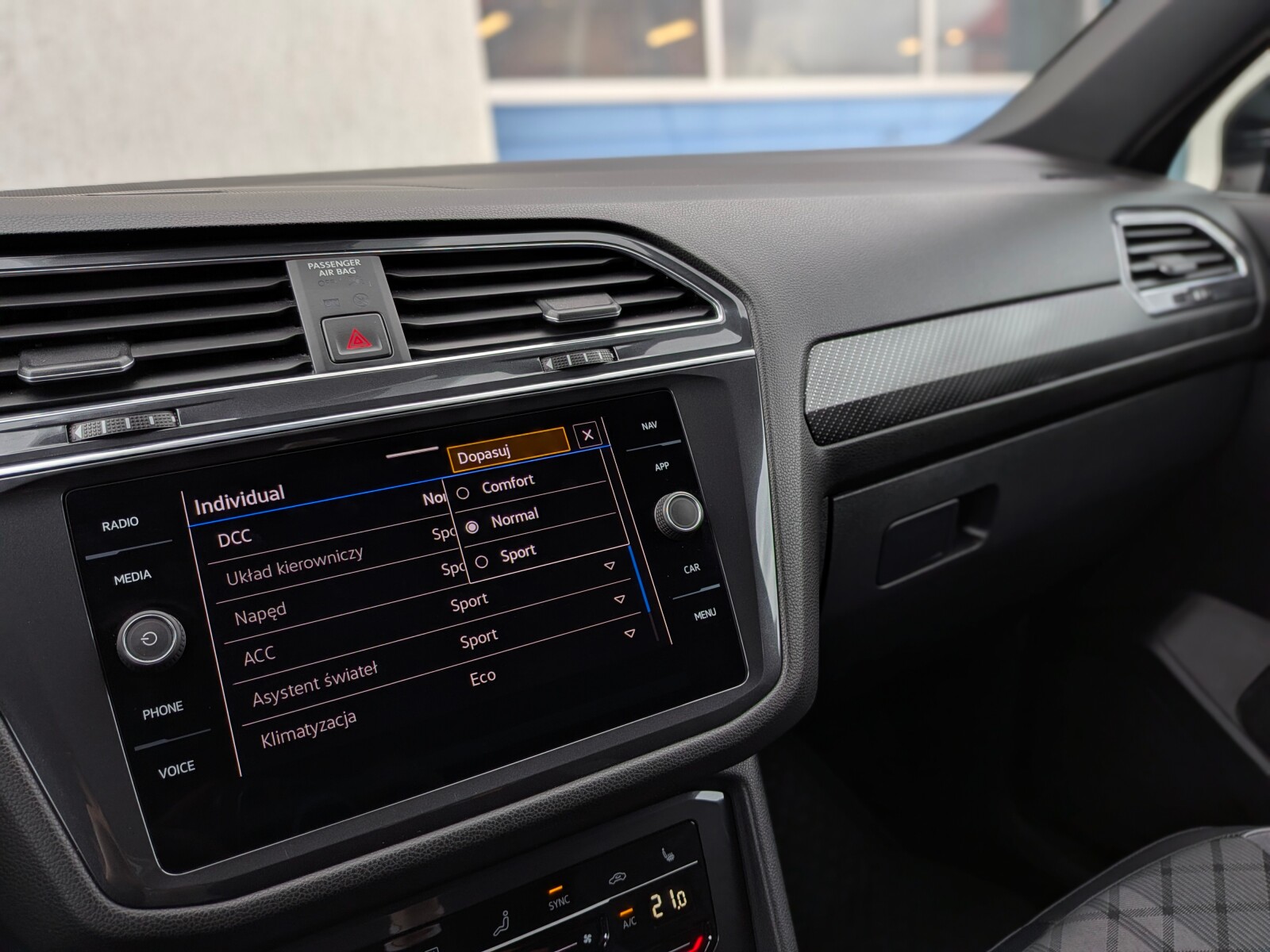 Volkswagen Tiguan Allspace - zdjęcie 30
