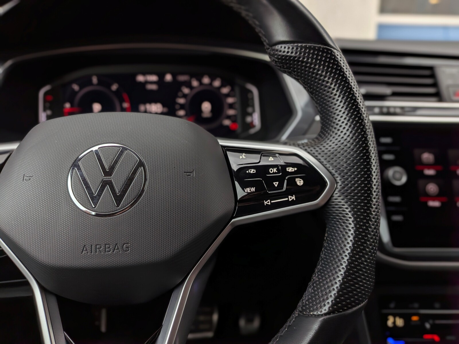 Volkswagen Tiguan Allspace - zdjęcie 20