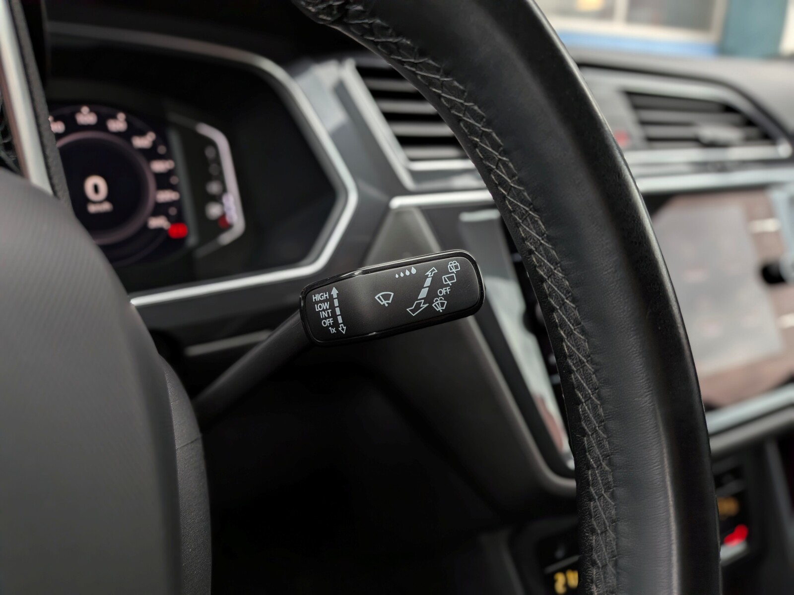 Volkswagen Tiguan Allspace - zdjęcie 22