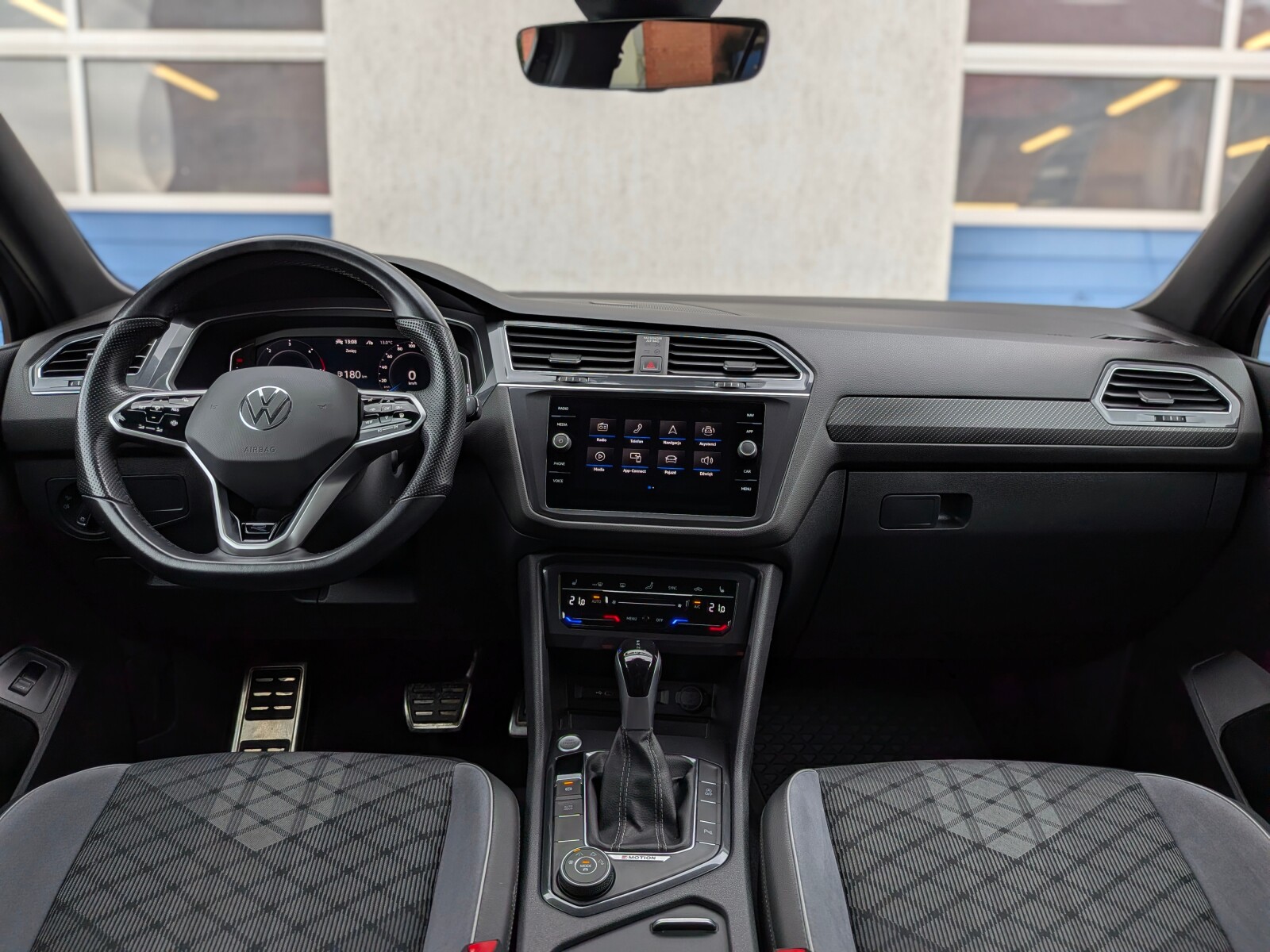 Volkswagen Tiguan Allspace - zdjęcie 16