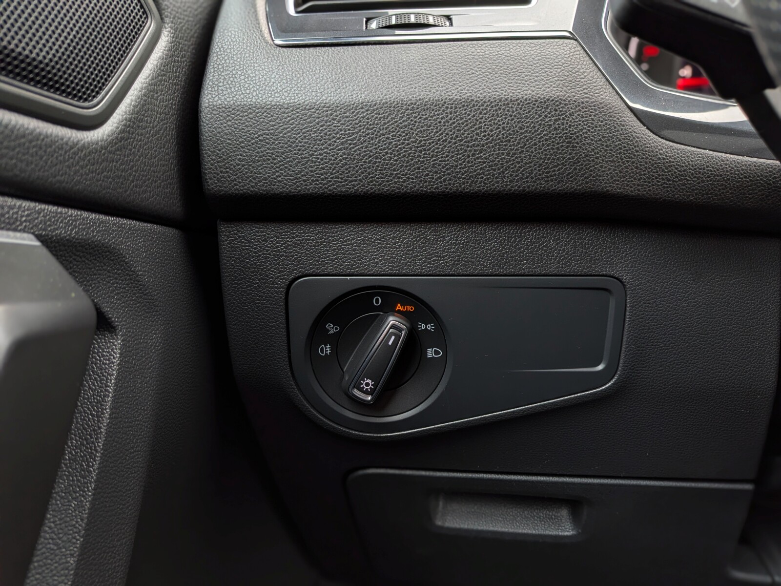 Volkswagen Tiguan Allspace - zdjęcie 34