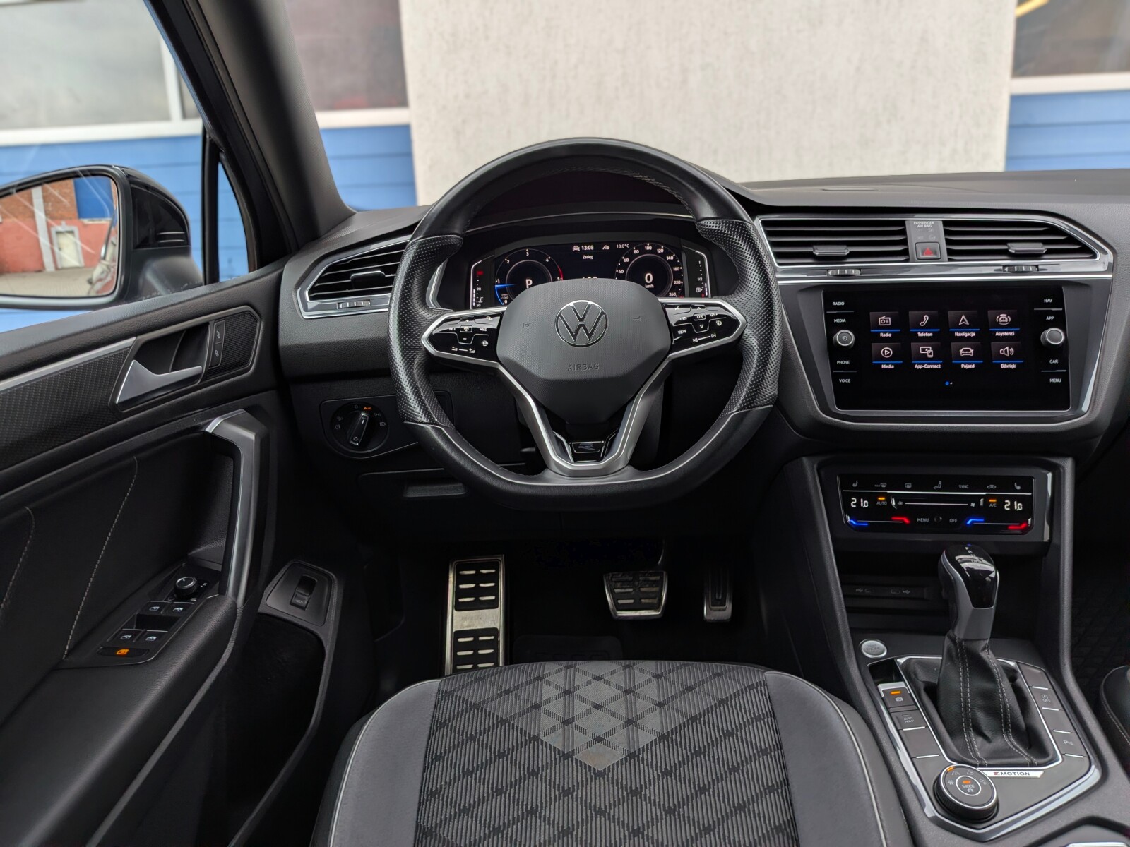 Volkswagen Tiguan Allspace - zdjęcie 17