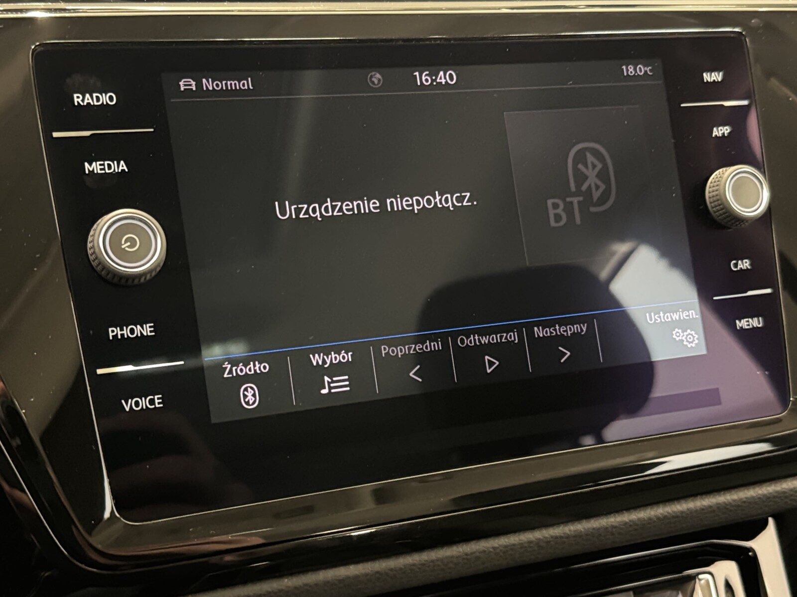 Volkswagen Touran - zdjęcie 27