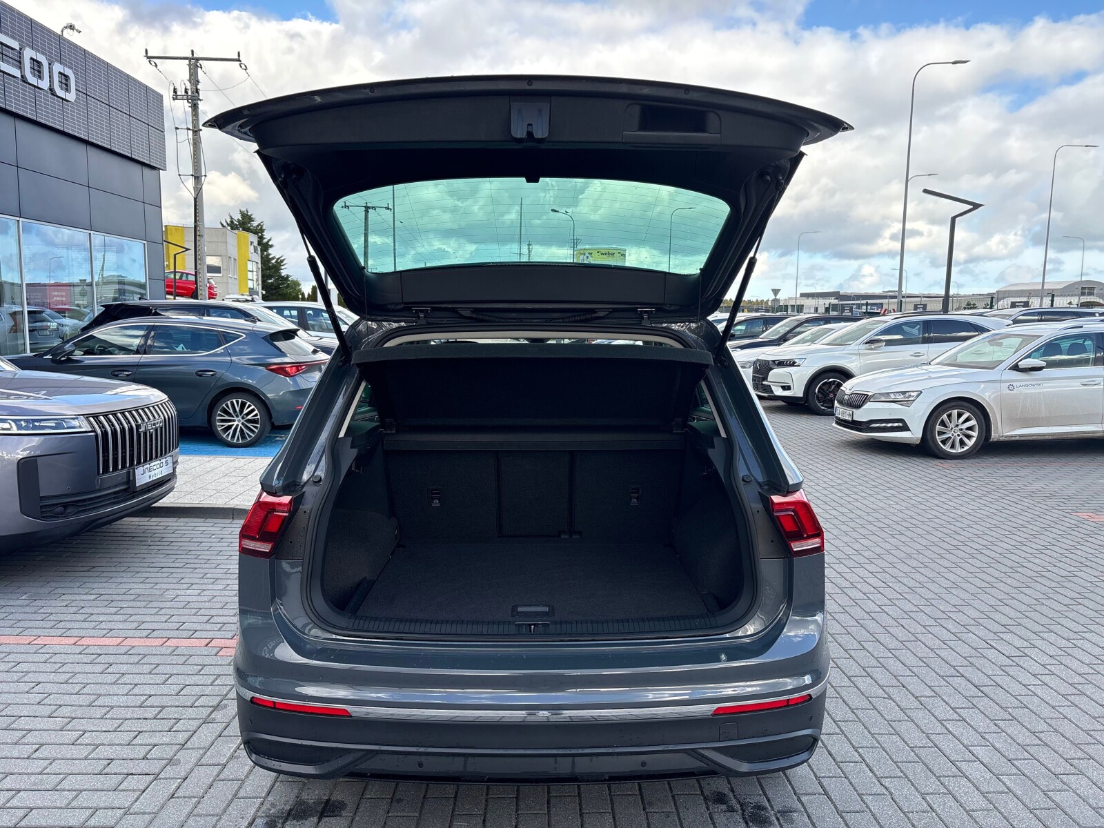 Volkswagen Tiguan - zdjęcie 31