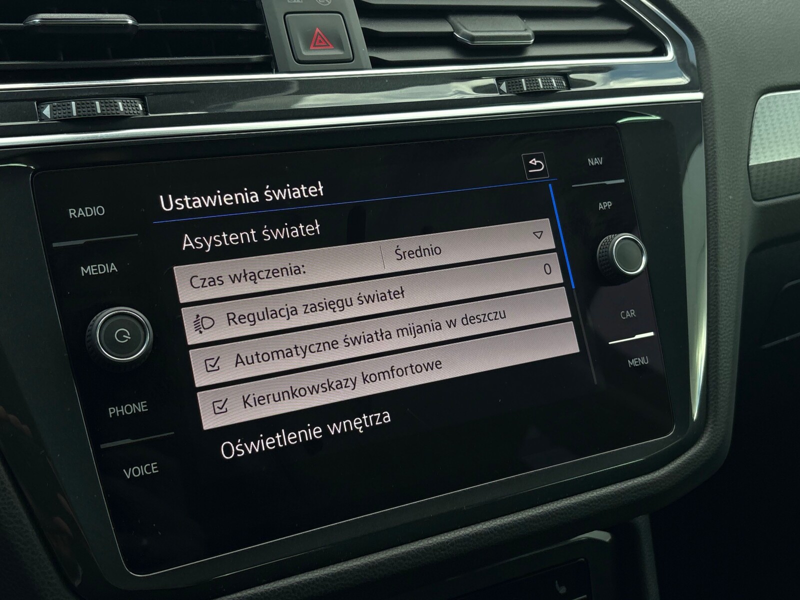 Volkswagen Tiguan - zdjęcie 23