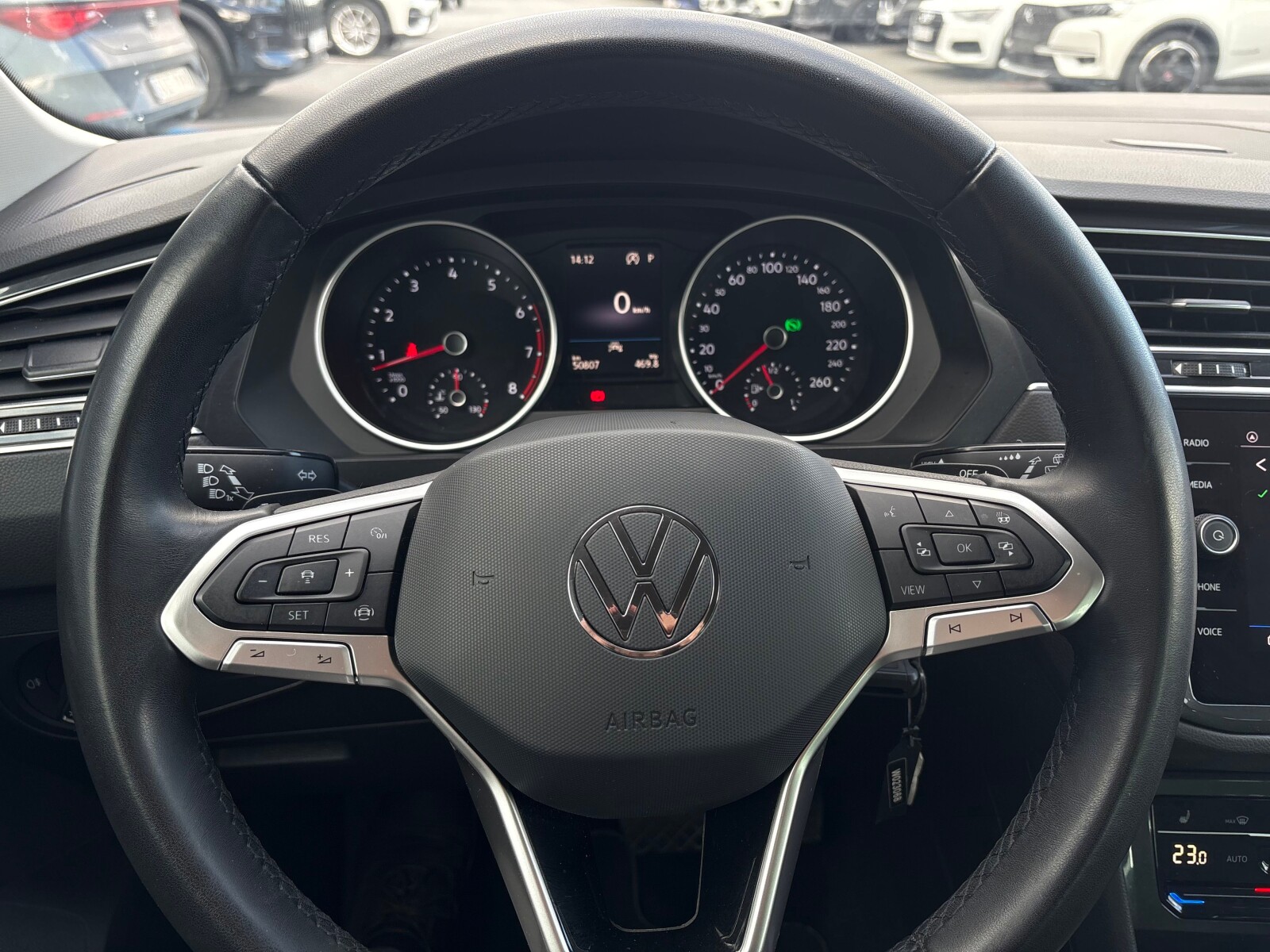 Volkswagen Tiguan - zdjęcie 14