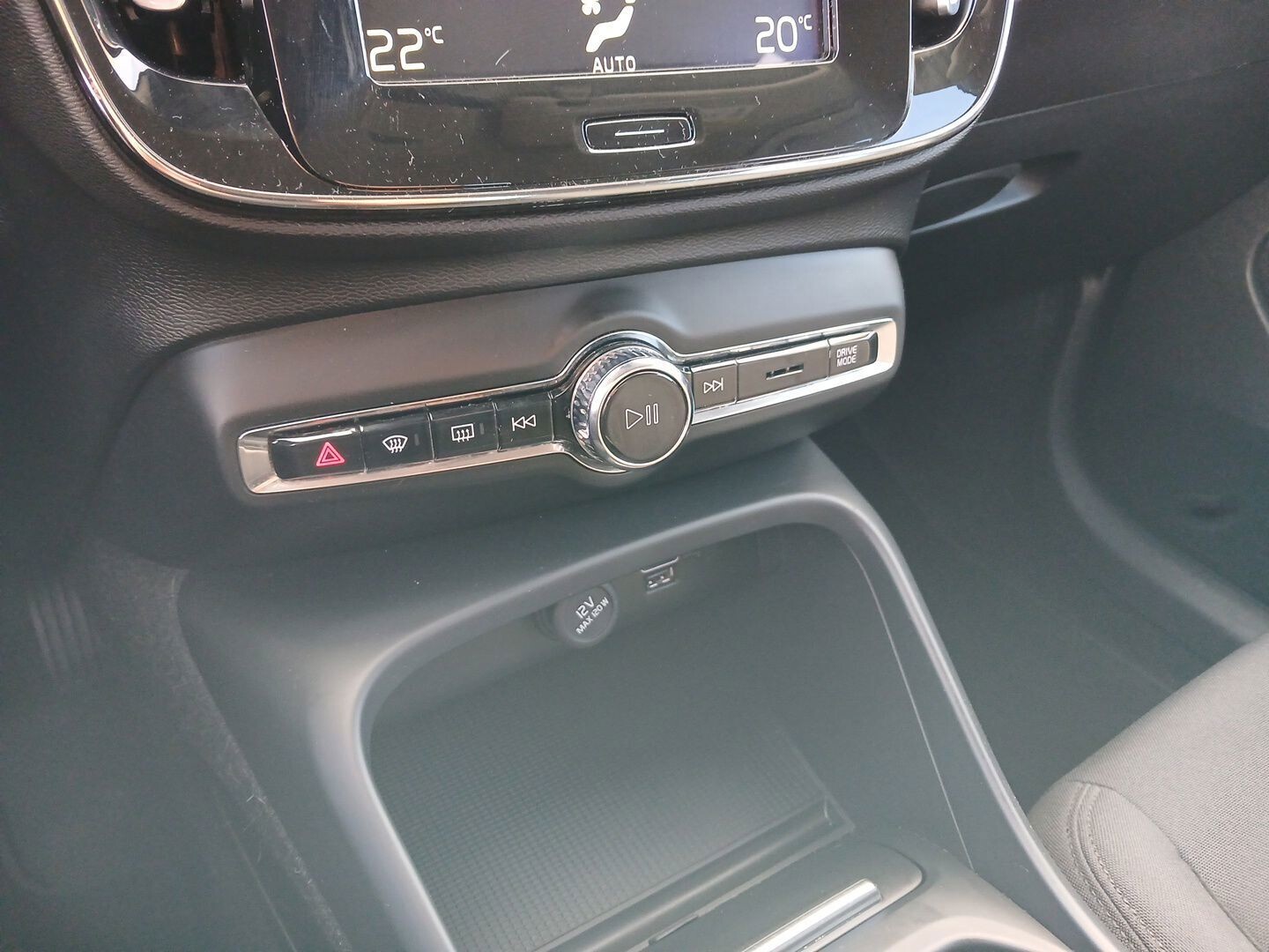 Volvo XC 40 - zdjęcie 12
