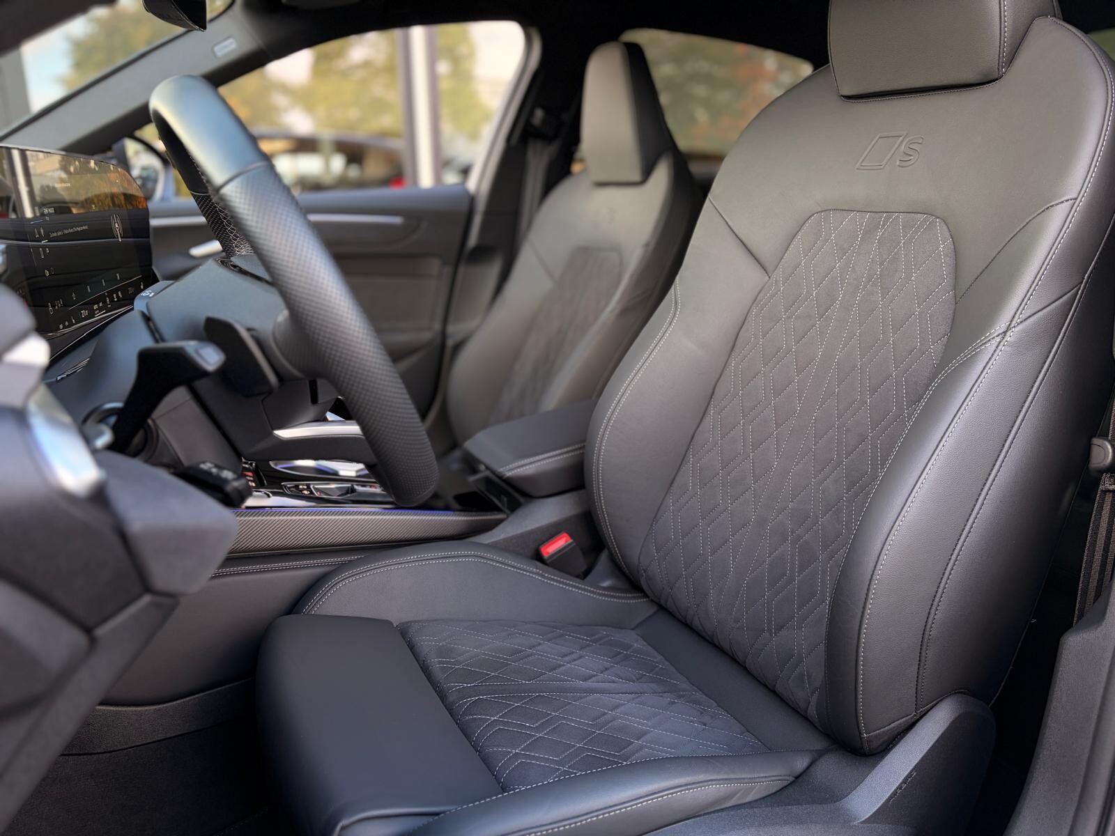 Audi A6 Limousine e-hybrid - zdjęcie 16